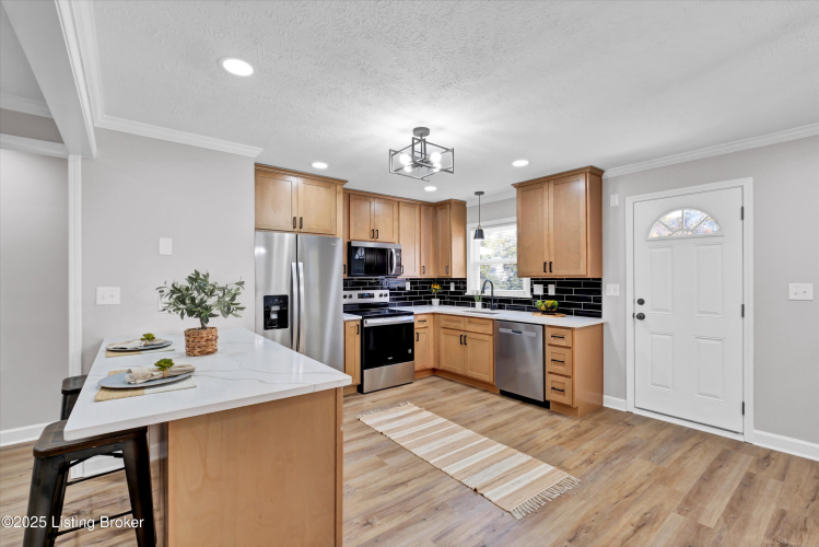Listing Image 14
