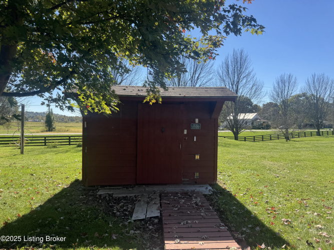 Listing Image 16
