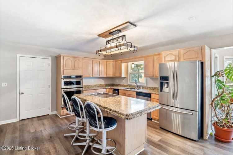 Listing Image 19