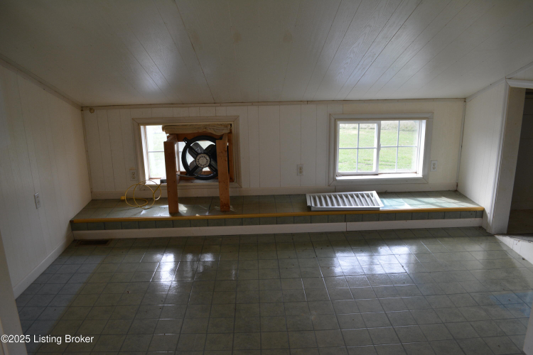 Listing Image 36