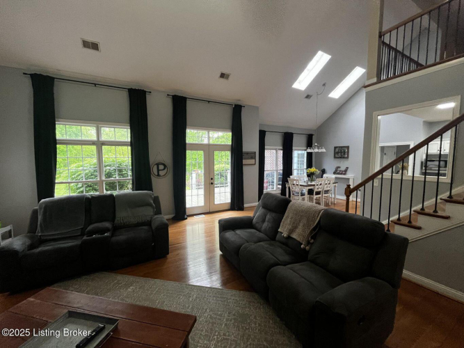 Listing Image 21