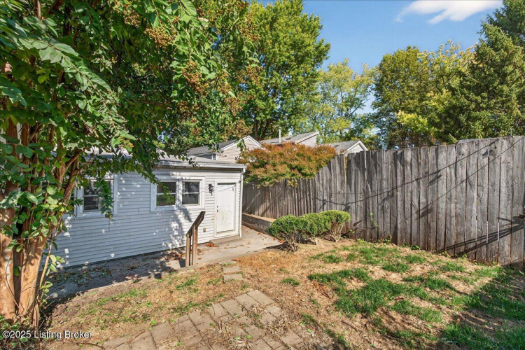 Listing Image 23