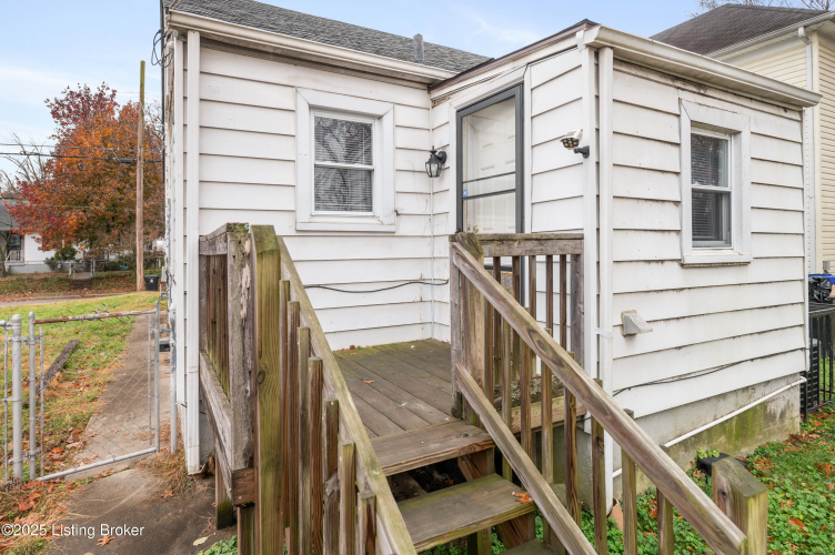 Listing Image 4