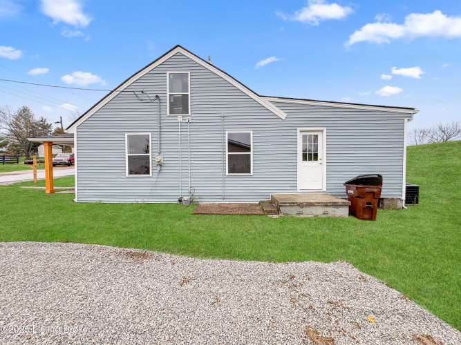 Listing Image 4