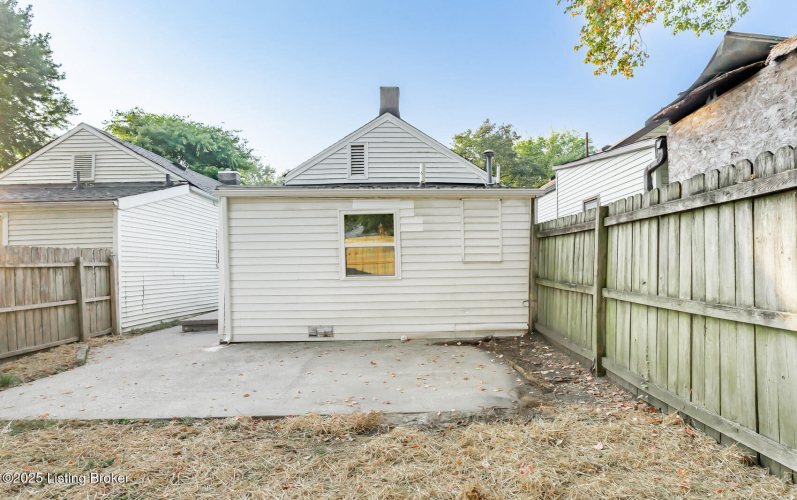 Listing Image 6