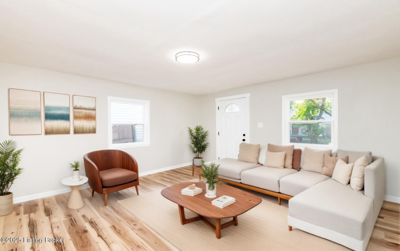 Listing Image 10