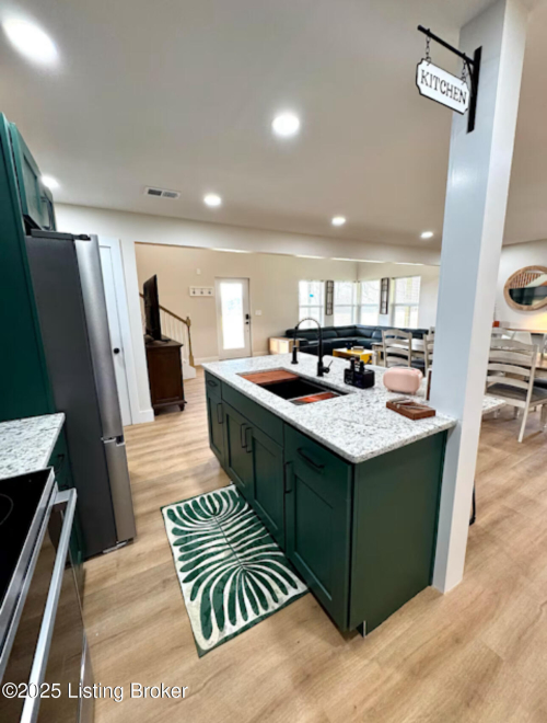Listing Image 8
