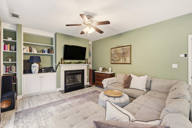 Listing Image 15