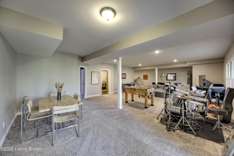 Listing Image 44