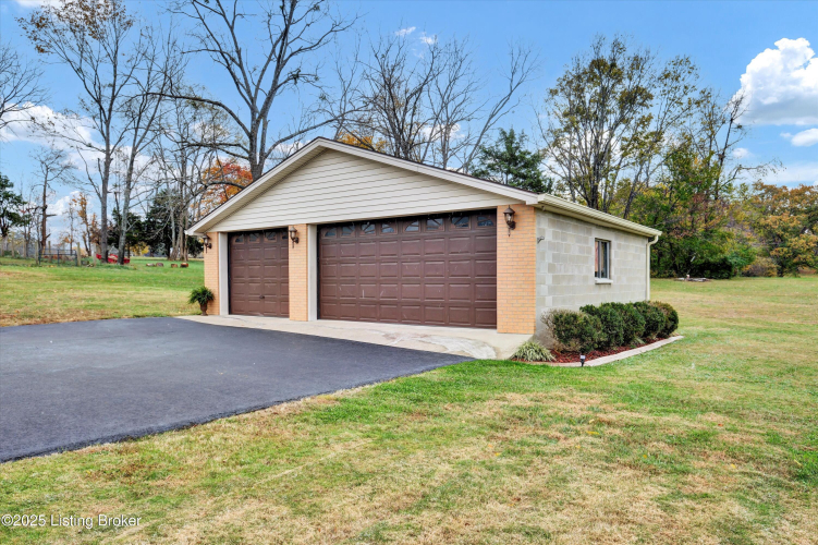 Listing Image 52