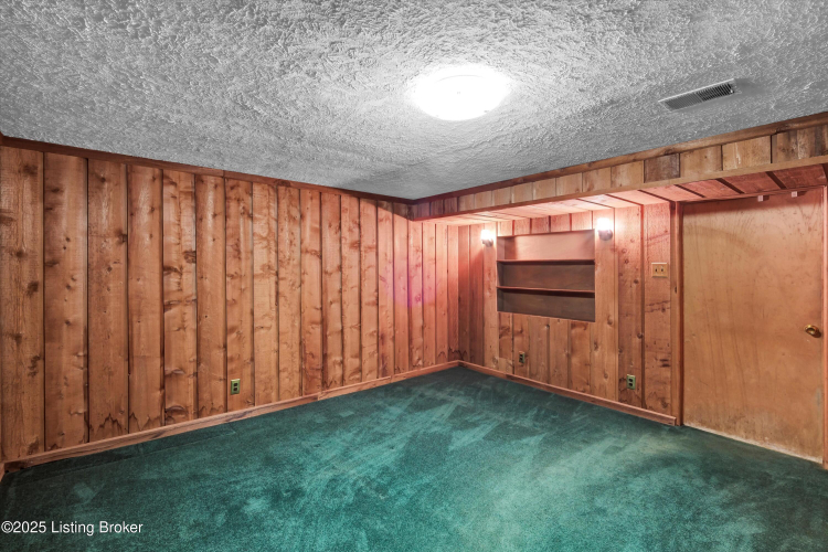 Listing Image 52