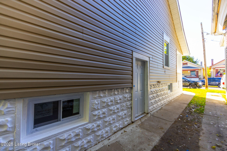 Listing Image 89