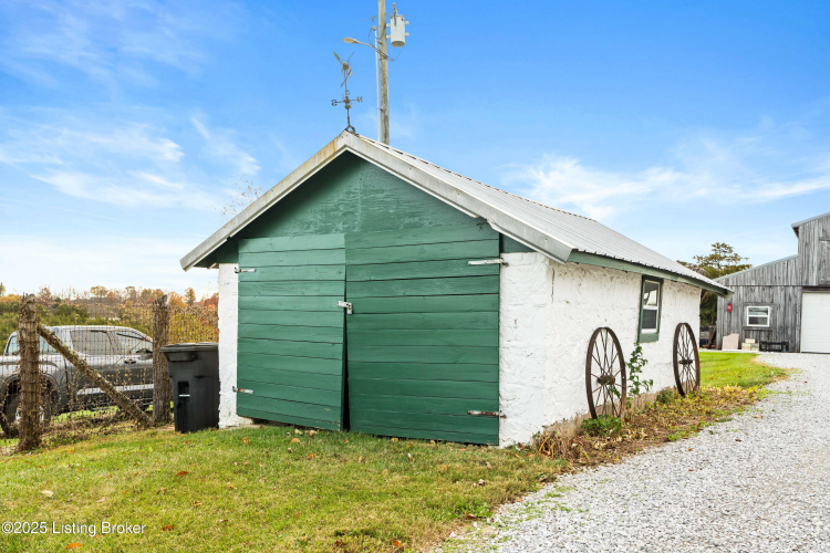 Listing Image 18