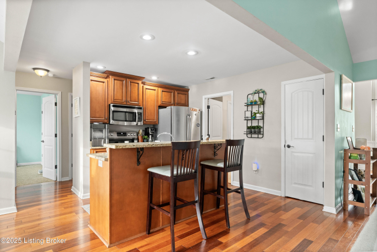 Listing Image 12