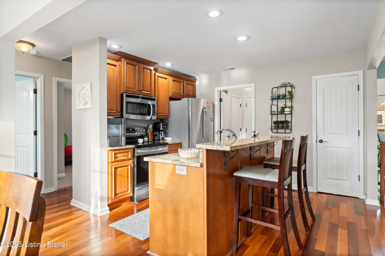 Listing Image 10