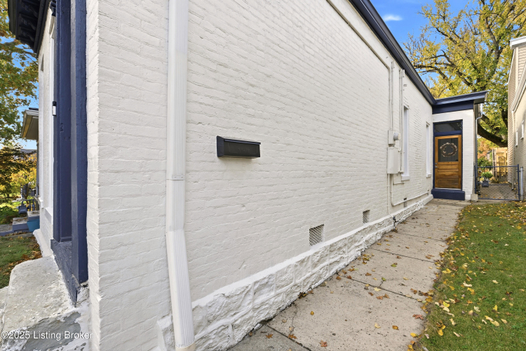 Listing Image 28
