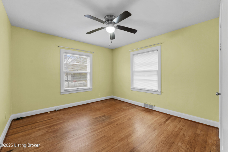 Listing Image 17