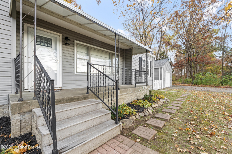 Listing Image 4