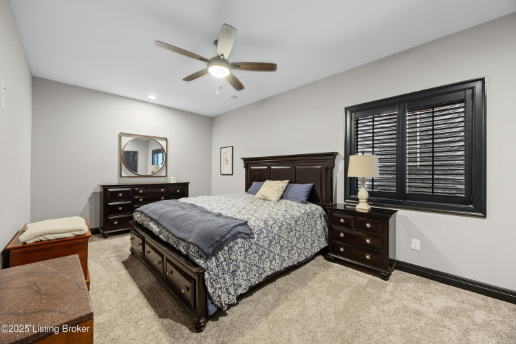 Listing Image 80