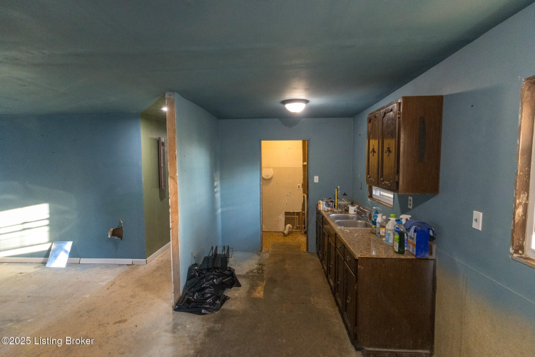 Listing Image 52