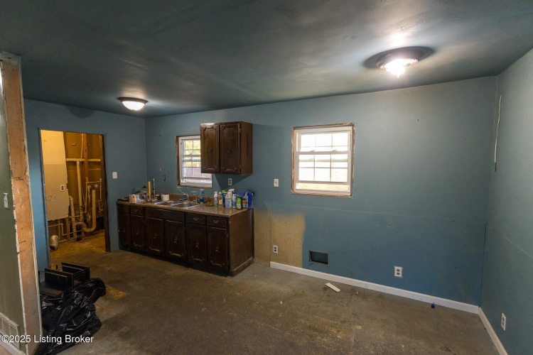 Listing Image 53