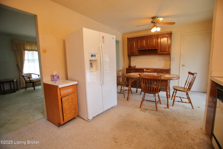 Listing Image 12