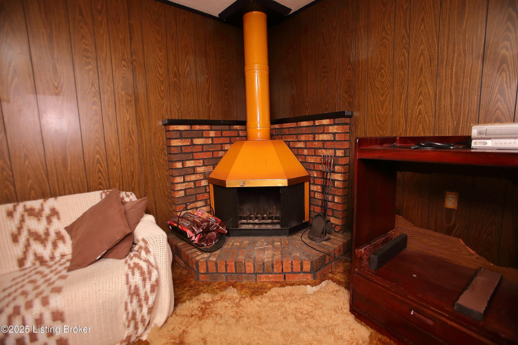 Listing Image 24