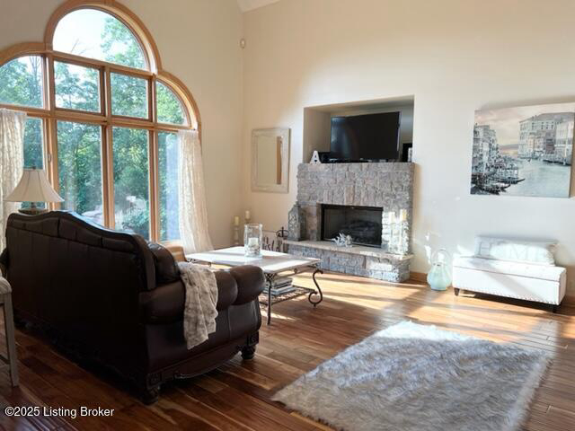 Listing Image 5