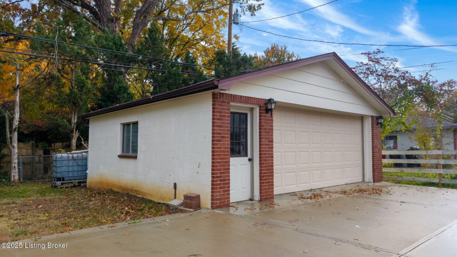 Listing Image 44