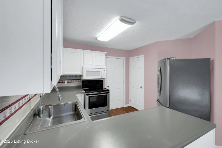 Listing Image 14