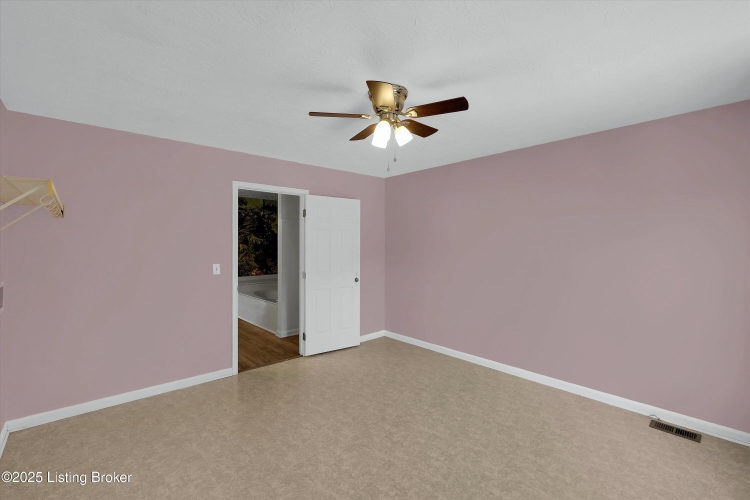 Listing Image 29