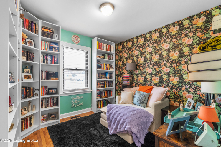 Listing Image 14