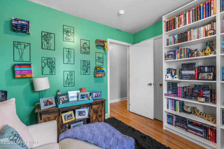 Listing Image 15