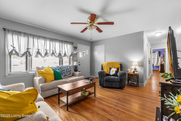Listing Image 10
