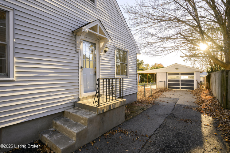 Listing Image 24