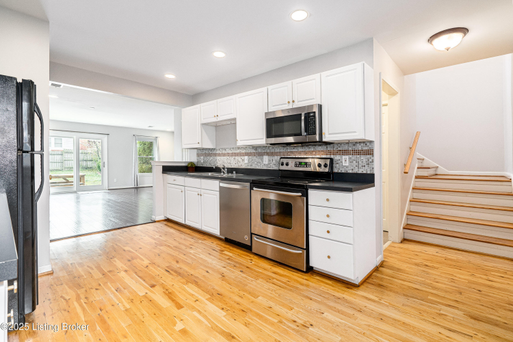 Listing Image 13