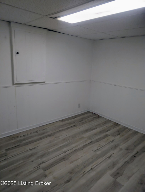 Listing Image 17