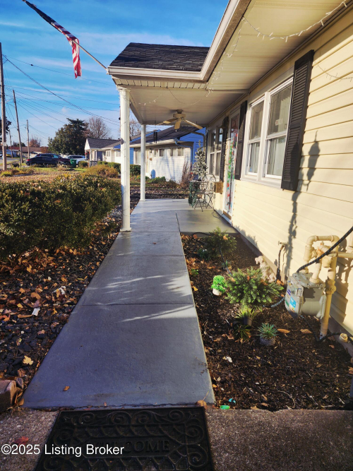 Listing Image 3