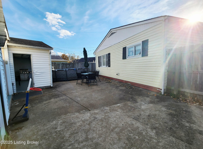 Listing Image 7
