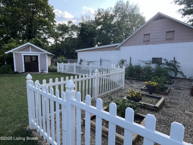 Listing Image 13