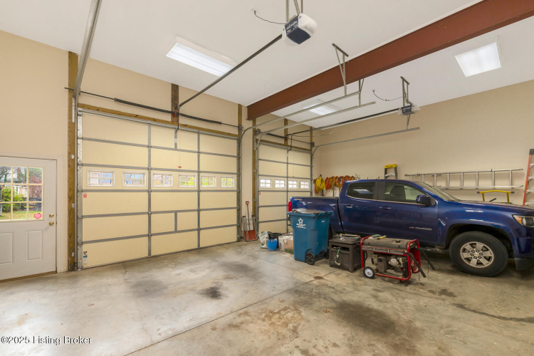 Listing Image 41