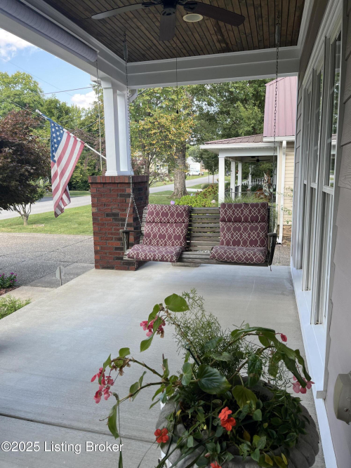 Listing Image 6