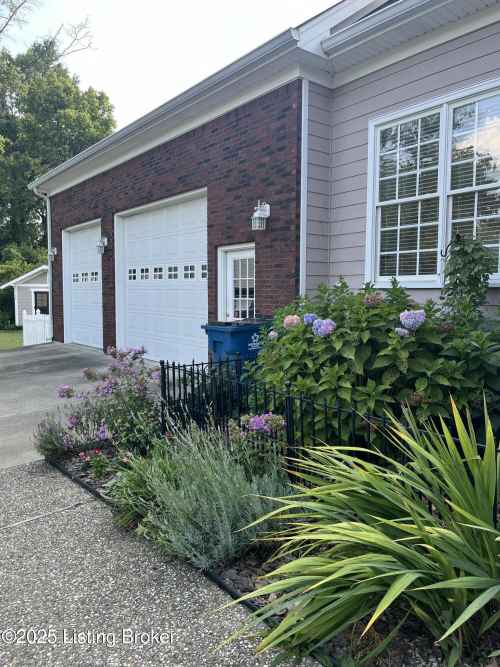 Listing Image 10