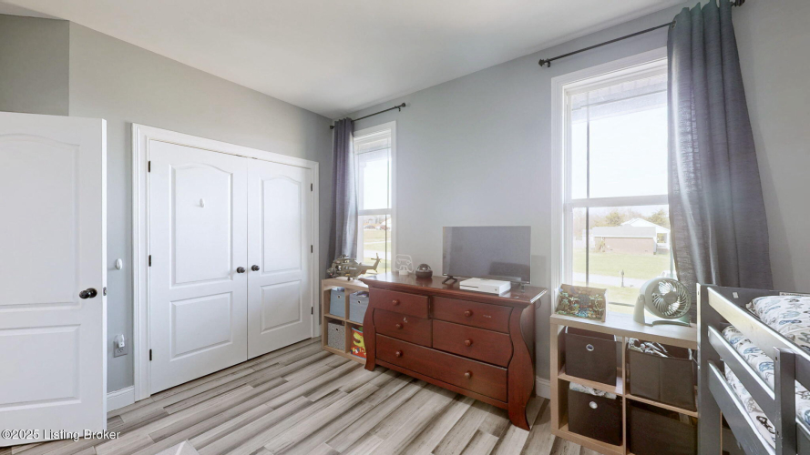 Listing Image 20