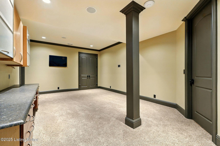 Listing Image 59