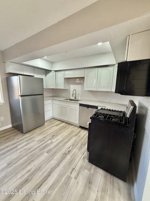 Listing Image 19