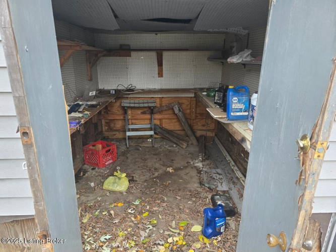 Listing Image 11