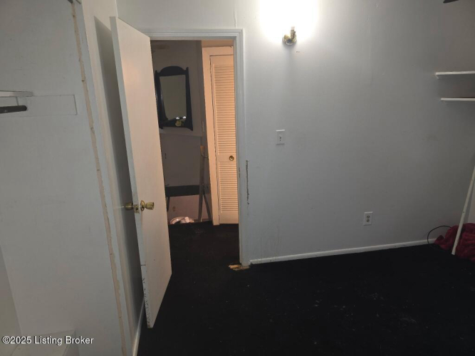 Listing Image 27
