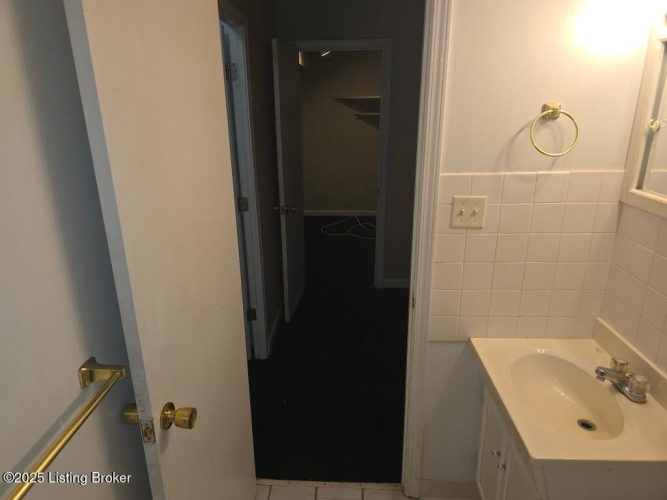 Listing Image 40