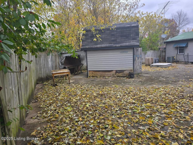 Listing Image 7